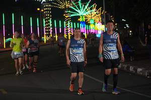 BIB: 70197, 40772
                            <button type="button" onclick="openModal(22907383)" class="btn btn-primary btn-sm float-right btn-popup" data-toggle="modal" data-target=".modal-high-quality">
                        <i class="fas fa-shopping-cart"></i> Add to Cart
                    </button>
                                            <button type="button" onclick="isThisMe(22907383, true)" class="btn btn-success btn-sm float-right btn-popup btn-isme hidden" data-toggle="tooltip" data-placement="bottom" title="นี่คือรูปของคุณใช่ไหม คลิกที่นี่เพื่อเอาเข้าอัลบั้ม">
                        <i class="fas fa-plus"></i> Add to album
                    </button>
                    <button type="button" onclick="isThisMe(22907383, false)" class="btn btn-warning btn-sm float-right btn-popup btn-isnotme hidden">
                        <i class="fas fa-ban"></i> Remove from album
                    </button>